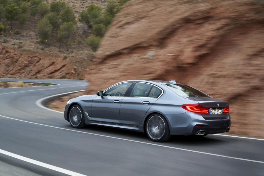  BMW 540i Sedan M Sport 2017 года  (WW) (фото 48 из 98)